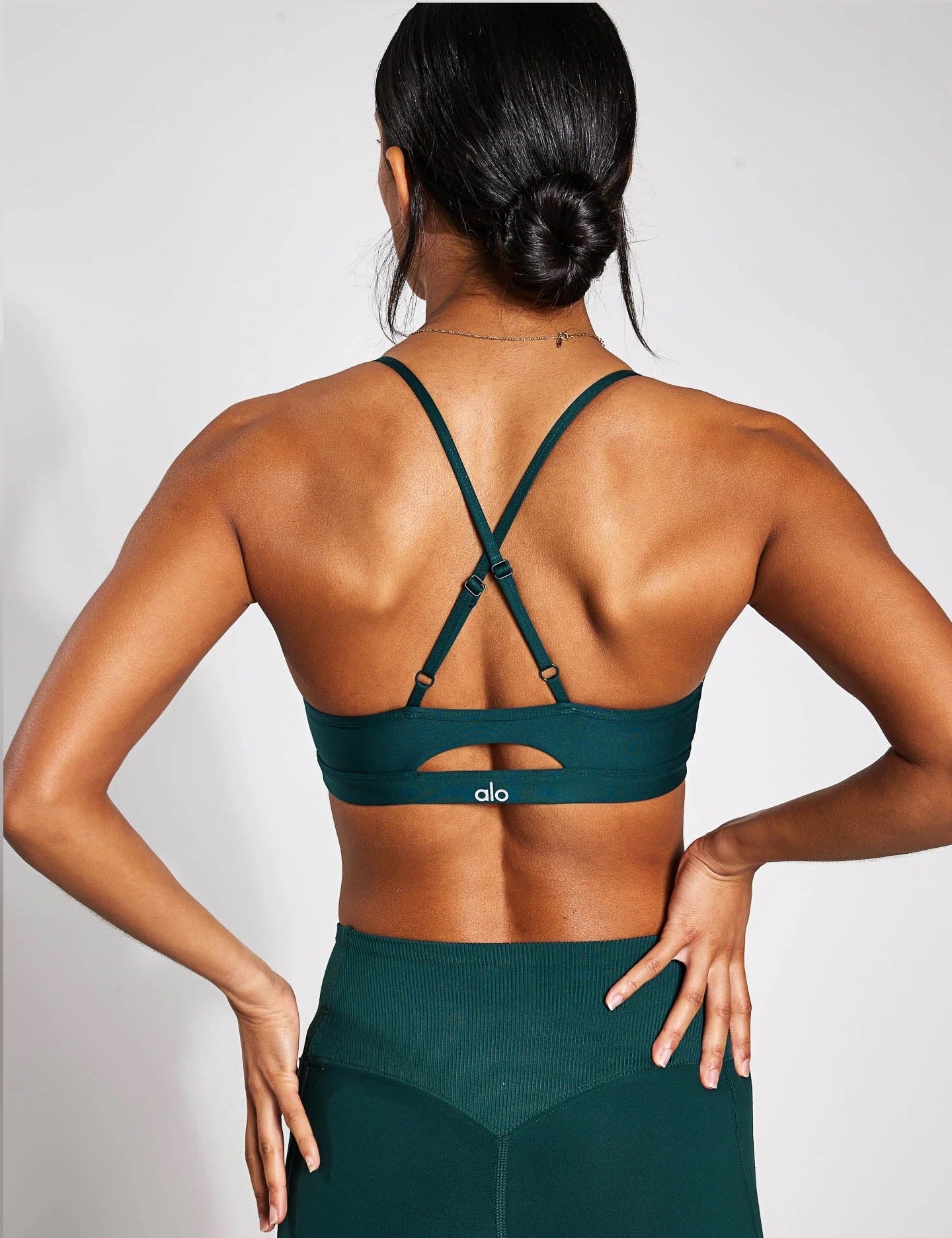 Alo Yoga Mexico  Sunday evening outfit: our airlift intrigue bra